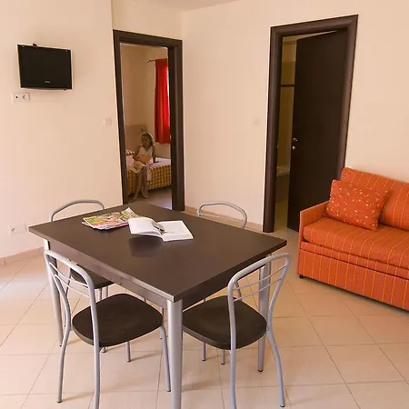 Lägenhet Les Terrasses De Lozari.4 *