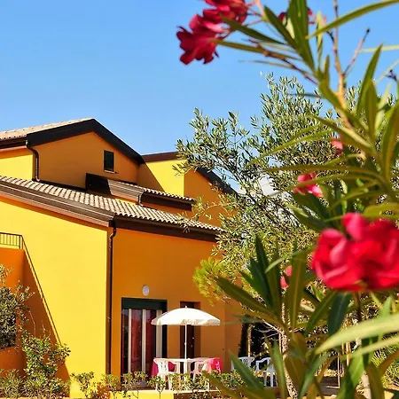 公寓 Les Terrasses De Lozari.4 *